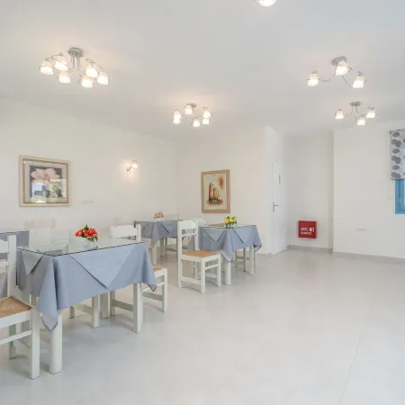 Hotel Francesca Отели рядом с достопримечательностью «Пляж Плака»