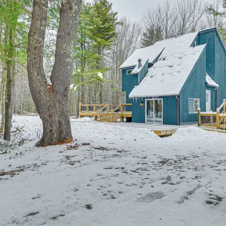 Ski, Hike & Golf: Pet-friendly Windham Retreat