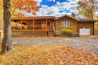 Private Hot Tub on 10 Acres: Cozy Catskill Getaway Hotels in Catskill