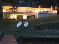 Huge deck overlooking water Hotels near Jonas and Anne Catharine Green Park