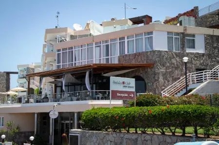 Holiday Club Vista Amadores Отели рядом с достопримечательностью «Плайя Анфи дель Мар»