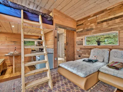 Cosagach Falls Cabin Hotels near Golden Retriever Statue