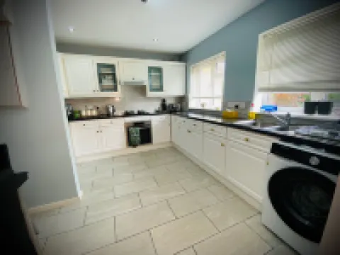 Modern-PetFriendly-PrivateGarden-Family-20Mintoldn Hotel a Stevenage