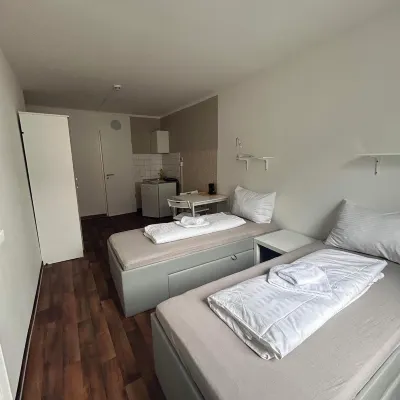 2-Rent Group Hostel Apartments SEN14 Отели рядом с достопримечательностью «Конференц-центр Munich Workstyle»
