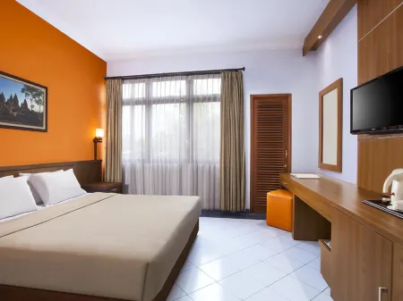 MM UGM Hotel Отели рядом с достопримечательностью «Университет Гаджа Мада»