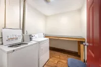 帕迪尤卡紅屋頂客棧