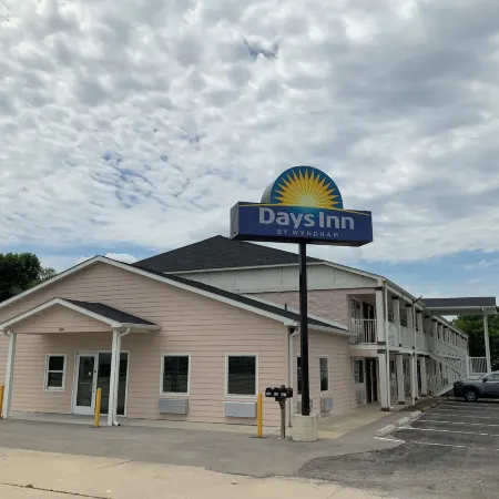 Days Inn by Wyndham Troy IL