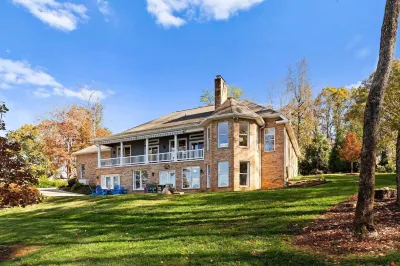 Sunset Pointe by Avantstay Waterfront, Beach, Fire Pit Sleeps 14 5bdr 4BA