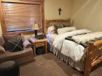 Mammoth Luxury Home 4K SF Walk to Chair 15 Theater Room Spa On Sierra Star Golf