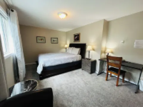 Midnight Sun Inn Hotels in Whitehorse