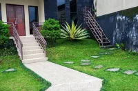 Villa d'Mona Puncak with Private Pool CIGWA Green World Adventure - Pintu Hotel, Resto & Coffee Shop附近的飯店