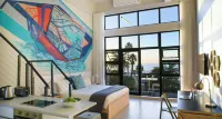Mojo Hotel & Market