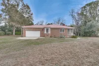 Secluded Mount Pleasant Home - 6 Mi to Beaches! - Alojamientos