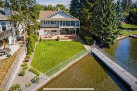 River's Edge Oasis, private dock, 2 kitchens, pool table, dog friendly!