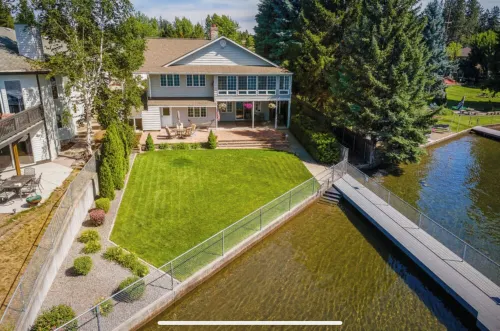 River's Edge Oasis, private dock, 2 kitchens, pool table, dog friendly!