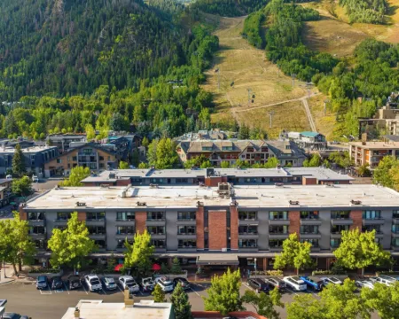 アスペン スクエア コンドミニアム ホテル アスペンのホテル