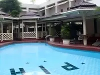 Pardede International Hotel - Pools