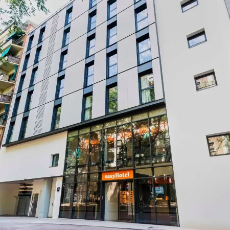 easyHotel Barcelona La Sagrera Отели рядом с достопримечательностью «Диагональ Мар»