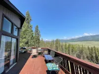 Beautiful mountain home with BREATHTAKING views!