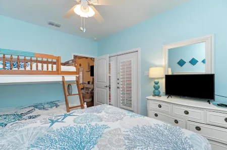 Mango Bungalow Sleeps 8 2 Community Pools