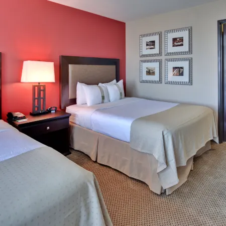 Holiday Inn & Suites BAKERSFIELD by IHG