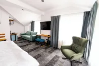 HOW Boutique and Hotel