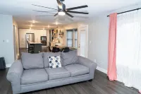 Stylish 4 bed 2.5 bath home in Reynoldsburg Hotels in Reynoldsburg