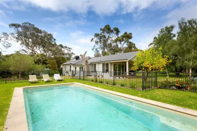Balnarring Botanical Cottage Hotels near Tallarida Vineyard and Winery - Cellar Door