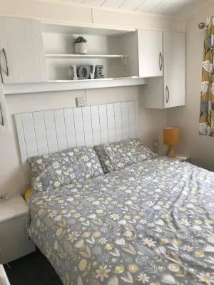 SP77 8 Berth Caravan with Veranda - pets allowed Hotels near Camber Sands