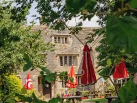 วายเอชเอ ฮาร์ทิงตัน ฮอลล์ โรงแรมใน