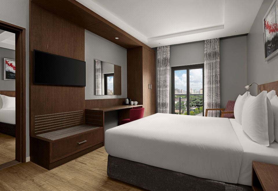 2. 크라운 플라자 ..