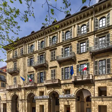 Starhotels Majestic Отели рядом с достопримечательностью «Борго Дора»
