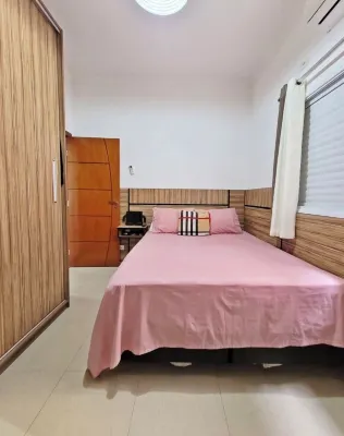 Detached cinema house, excellent location in the Guilhermina neighborhood