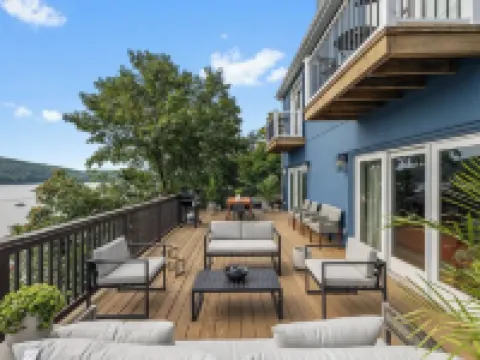 Entire Lakeview House ~ 1 Hour to MetLife ~ Hot Tub~Firepit~Stunning View~Decks Hotels in Warwick