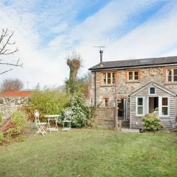 Escape to The Coach House, our picturesque and cosy cottage Отели в г. Окхемптон