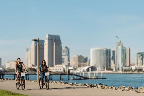 Waterfront w/ Heated Pool & FREE PKG