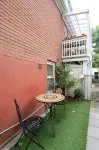 Charming 1-bedroom beautifully furnished apartment in quaint Roslyn w/Parking