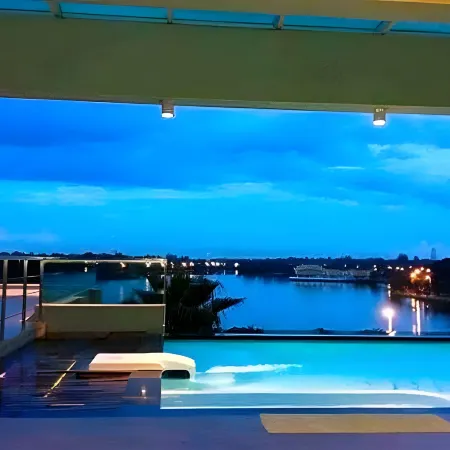 The Beverly Hills Hotel Отели рядом с достопримечательностью «Аквапарк Bung Ta Lua»