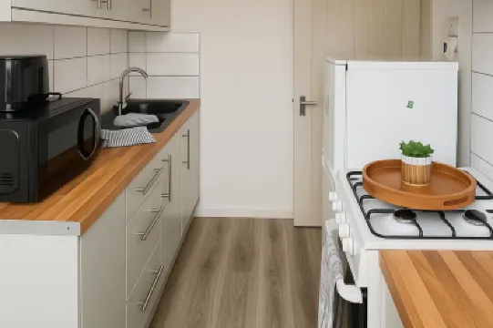 1 Bed Flat - Sleeps 3 - Parking - Pet Friendly Hotels near Sandhaven Beach