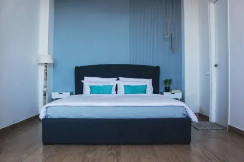 The Blue Door - Luxurious home with a Sunset View Hotel di Barog