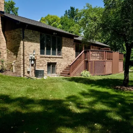 Stylish Renovated Ranch, 4 Bed/ 3.5 Bath, North Troy in Private Cul-de-Sac