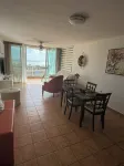 Charming 3-bedroom condo with oceans views Hotel a Maunabo