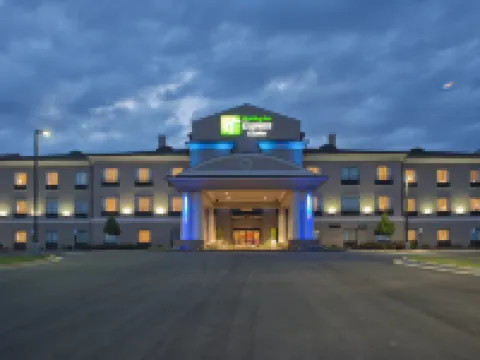 Holiday Inn Express & Suites PRATTVILLE SOUTH by IHG Hotels in Prattville