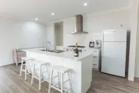 Dunsborough Escape - King Bed & Chef's Kitchen. No General Cleaning Fees