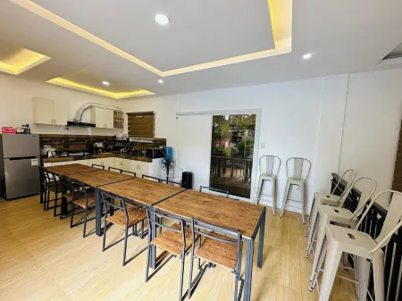 Terra Vascileia Queen with Pool 32 Pax capacity Отели рядом с достопримечательностью «Amadeus Campsite»