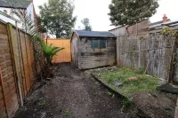 Entire one bedroom ground floor flat. 5 minutes to town centre and train station