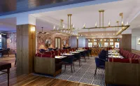 DoubleTree by Hilton Clarksville Riverview - bar