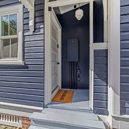 Luxury Downtown with Parking Near Wec Springs, Forest and Santos Trailhead