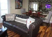 Cozy 3-bedroom, lakefront condo