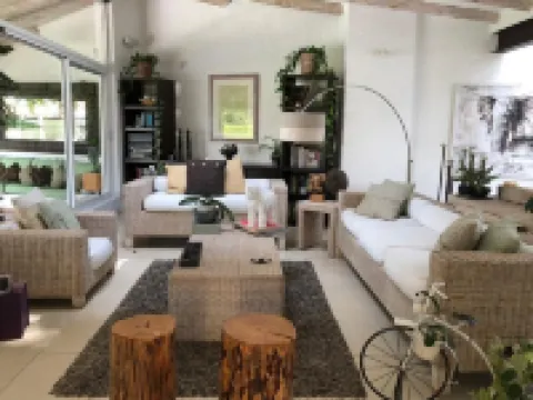 Stunnishing House in Cuernavaca with 20 people accommodation.